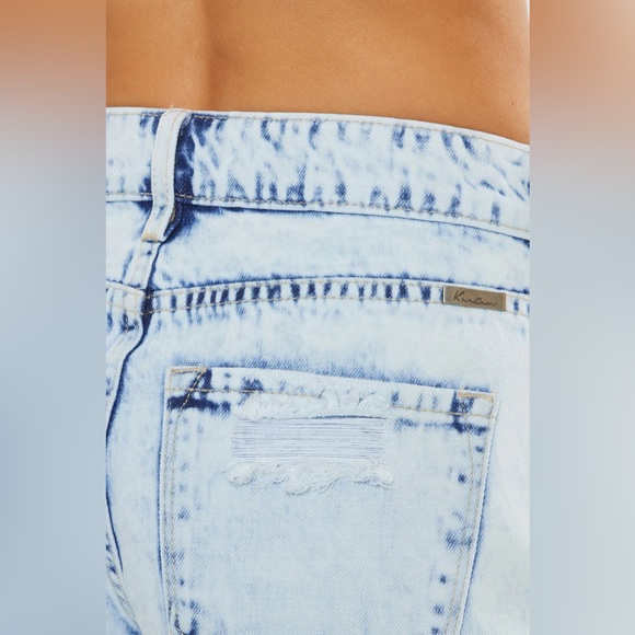 NWT KanCan Kaya High Rise Light Acid Wash Distressed Denim Shorts - Picture 5 of 14